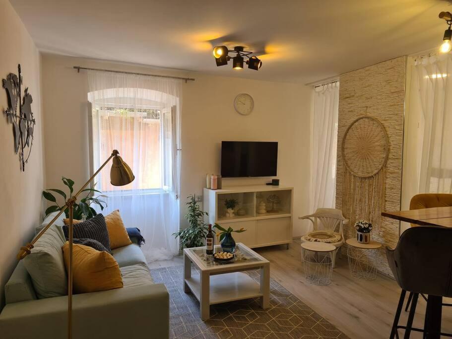 Cuker By Old Town Apartment